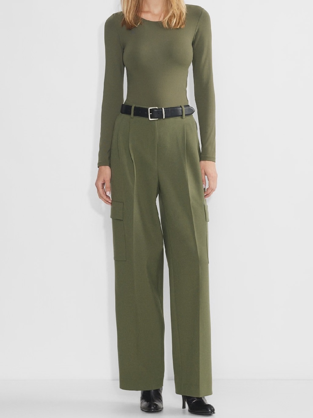 Aritzia Babaton Spotlight Wide-Leg Cargo Trousers